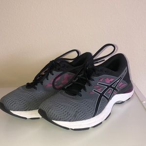 Women’s ASICS!